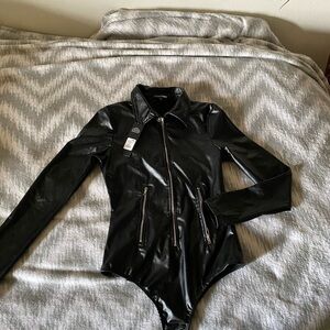 FashionNova Fuax Leather Zip Up Black Bodysuit/Size M